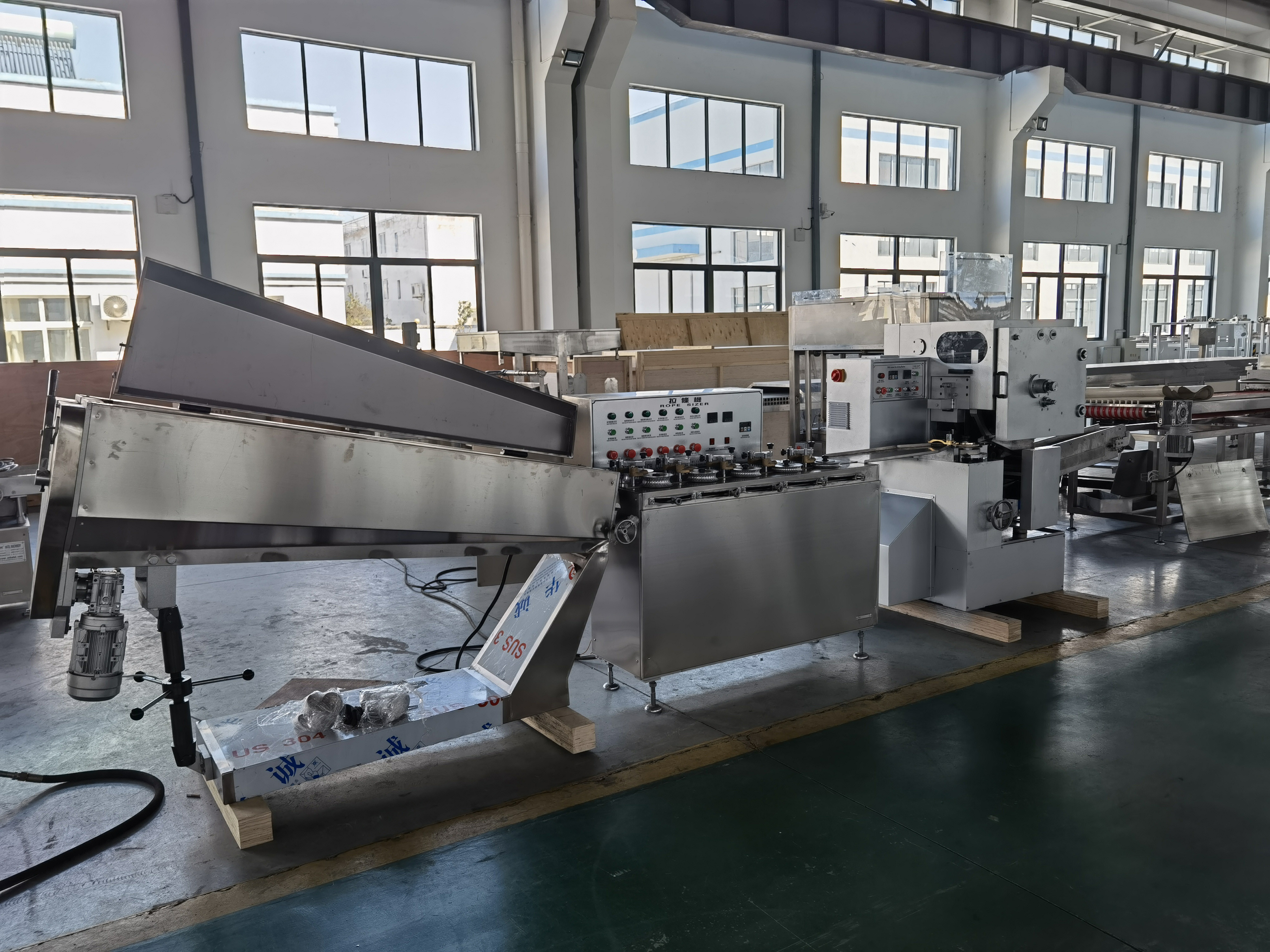 SUS304 Automatic Center Filling Hard Candy Making Machine High Speed For Factory