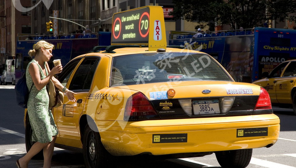 4G Car Vehicle Double Display Taxi Roof LED Display Advertising Signs P5 Led Module Screen
