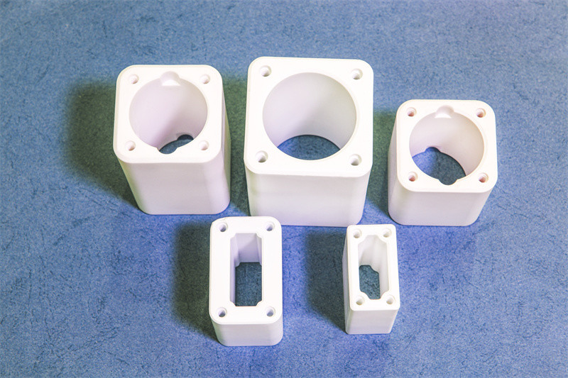 Ivory Metallized Alumina Ceramics Housing For Fuse 32 Kpsi Tensile