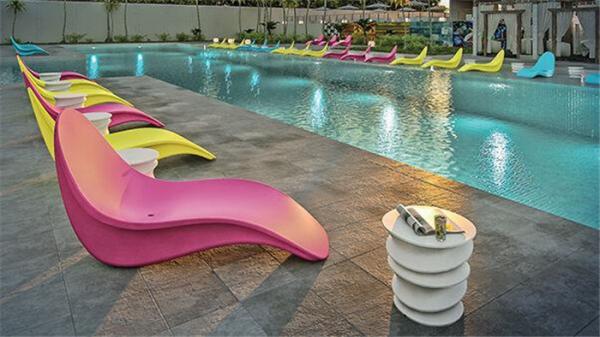 Impact Resistance Rotomolded Parts LLDPE Swimming Pool Rotomolded Chair