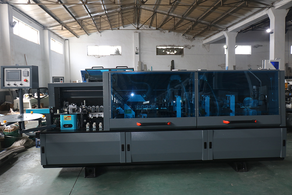 Woodworking Machinery Automatic Edge Banding Machine with 380V Voltage 4100x800x1560mm