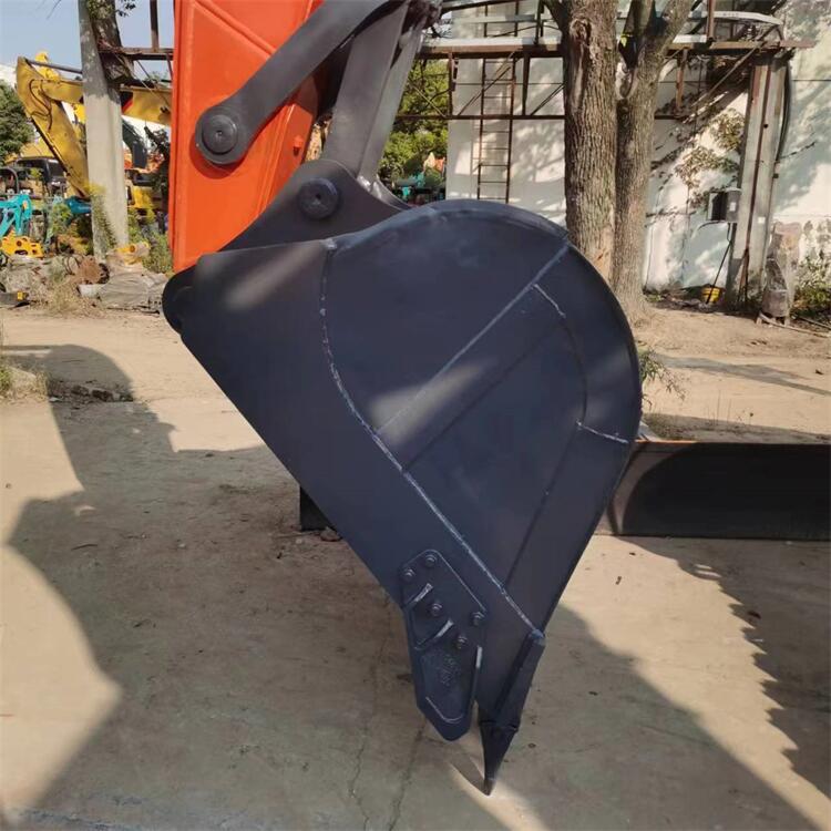Original Korean Doosan DX225 Excavator in with Machine Weight of 22000 KG