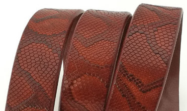 Genuine Durable Leather Belt , Snake Grain Long Lasting Leather Belt With Zinc Alloy Buckle