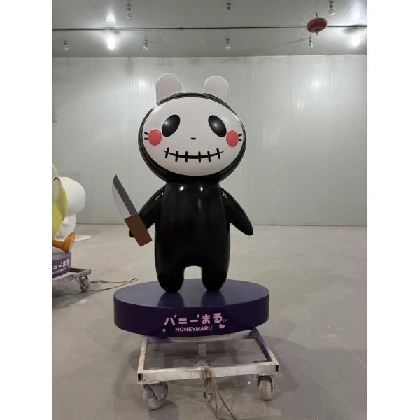 FRP Sculpture IP Image: Banana Duck, Ghost Face Man; Customized Japanese IP Stores; Theme Park Plazas; Shopping Mall Decorations; Check-in Spots