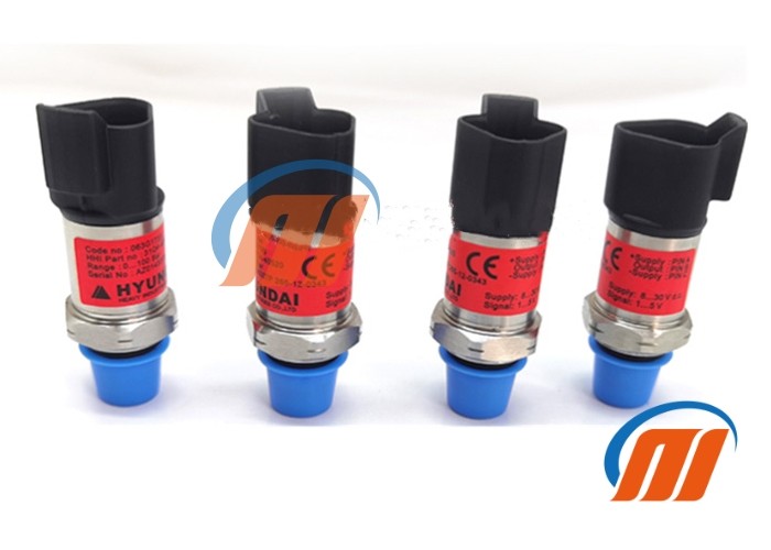 31Q4-40820 Excavator Electrical Parts Pressure Sensor R60W-9S R800LC-9 R1200-9