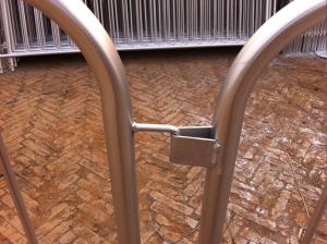China Hot Dipped Galvanized Crowd Control Barrier/Road Barrier wholesale