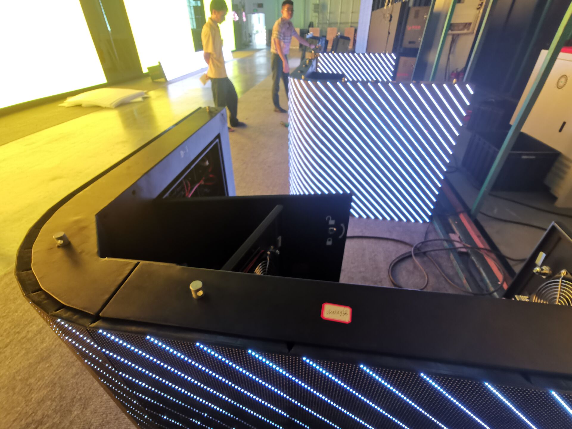 Customized Size High Brightness P6 Outdoor Facade LED Screen With Mean Well Power Supply
