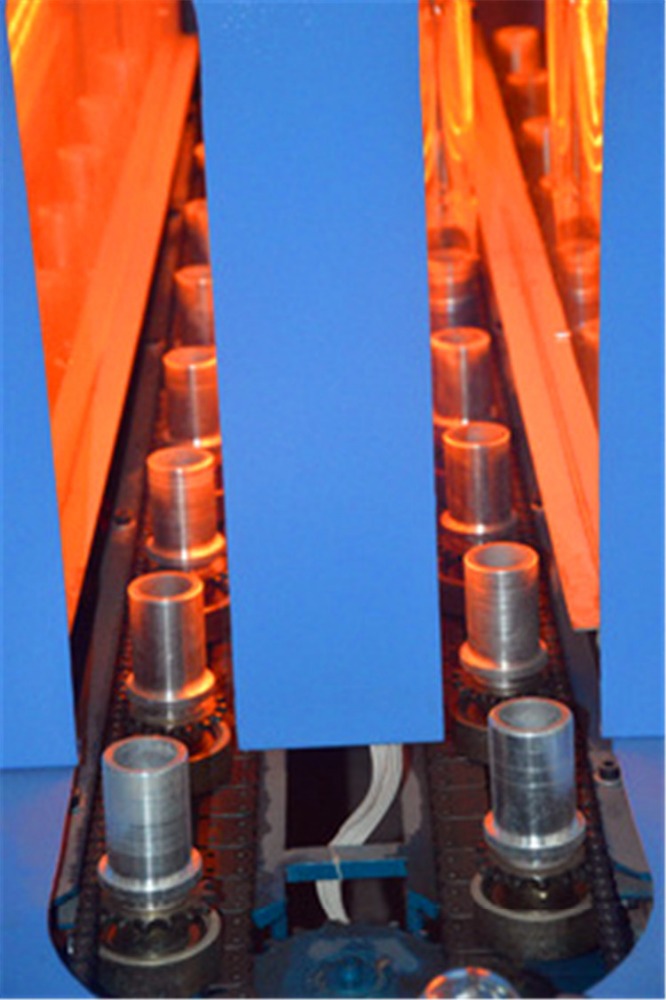 18.9L PET Bottle Blow Molding Machine with Infrared Heater and AirTac Rotary Cylinder