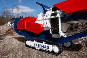 China PLC 810mm Feeding 250t/H Tracked Impact Crusher wholesale