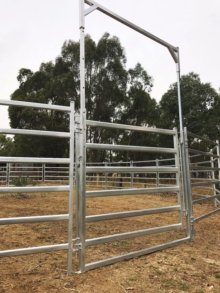 20 Portable Horse Stall Panels round Yard, Cattle Fences, Corral 14m diameter