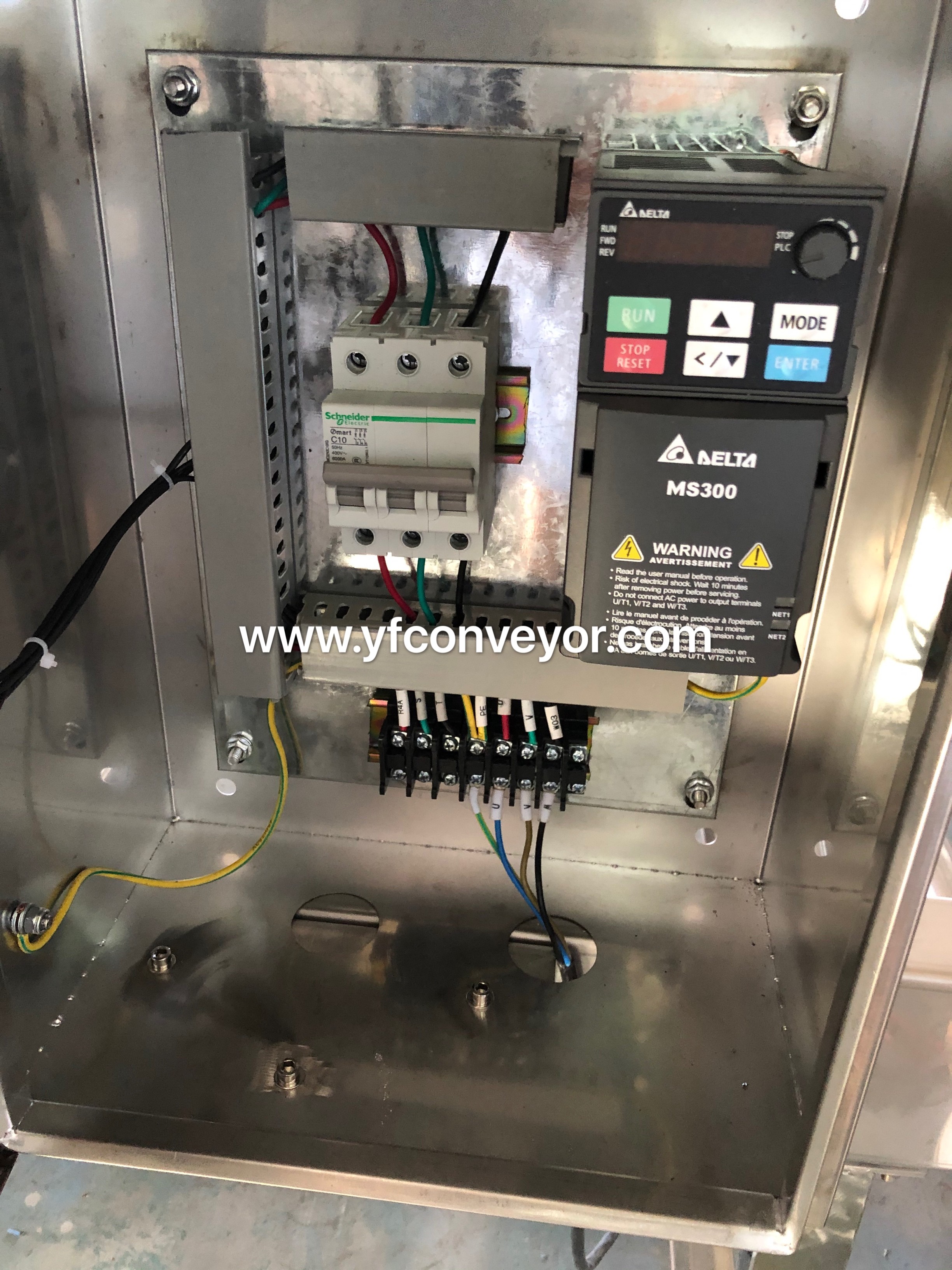 Factory Custom Powered Roller Conveyor Systems/Roller Conveying Machine