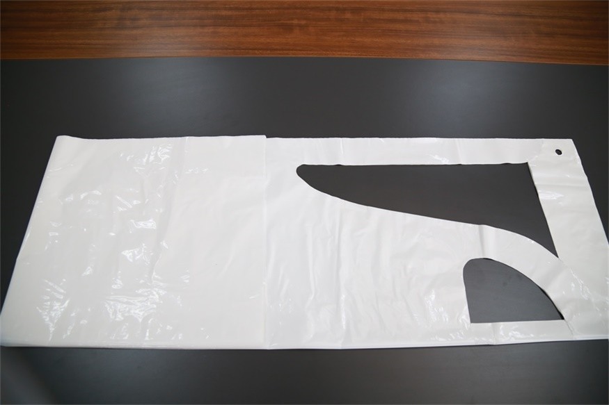 Protective Disposable Medical Aprons Fluid Resistant Hanging Block Style