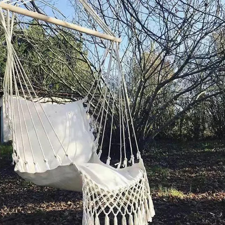 Indoor and Outdoor Metal Frame Outdoor Swing Chair with Cotton Rope Hanging Hammock