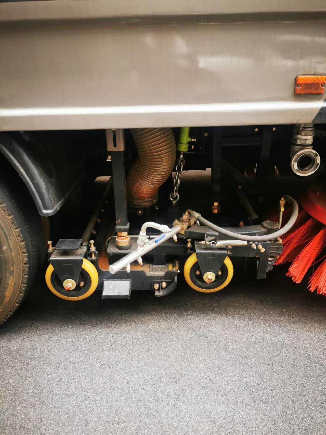 Erosion Resistant Sweeper Suction Assembly High Strength Sweeper Truck Parts