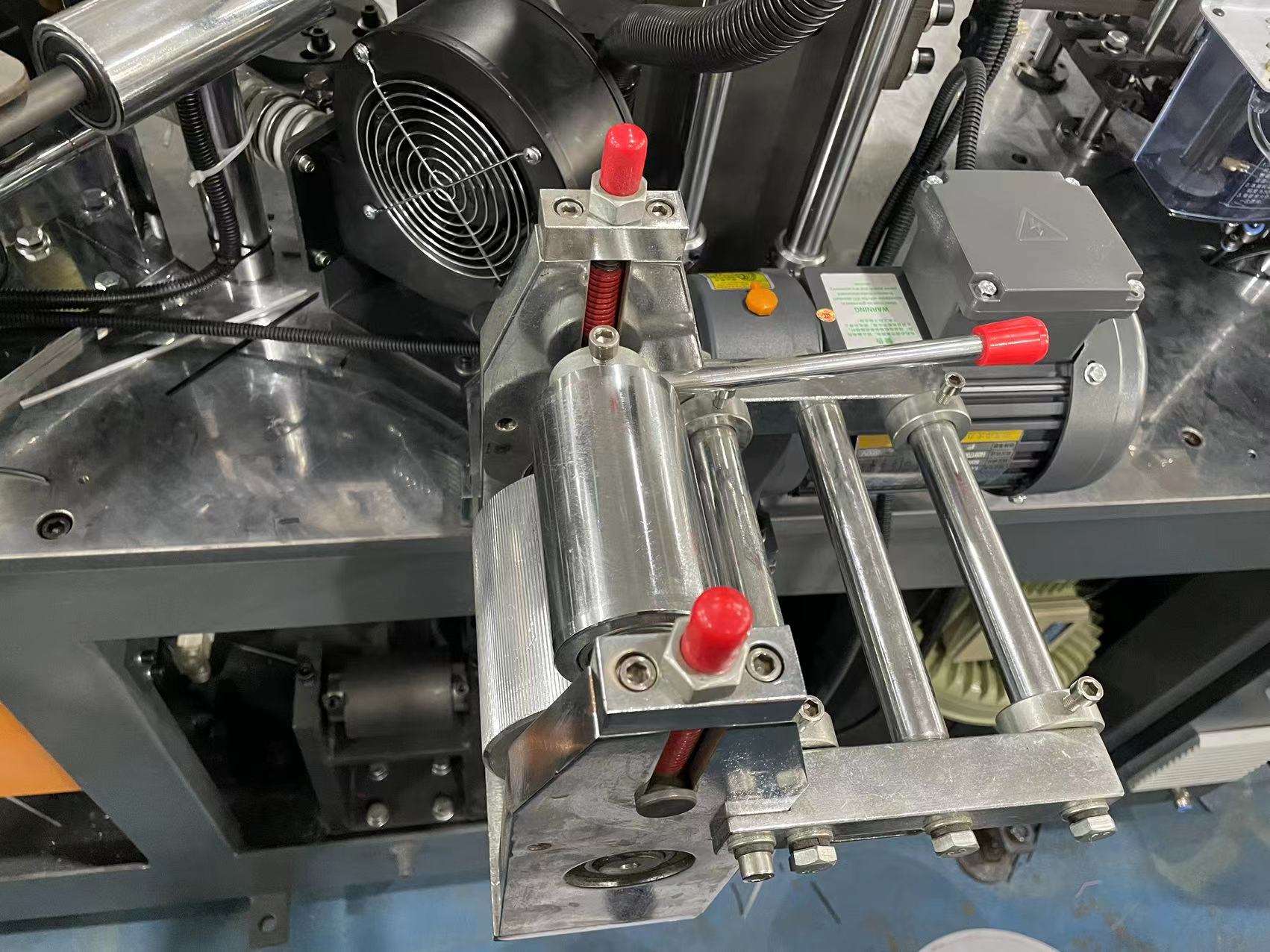 60-70 Pcs/Min Paper Bowl Making Machine Automatic Forming for Gas source 0.5-0.8MPa Processing Type
