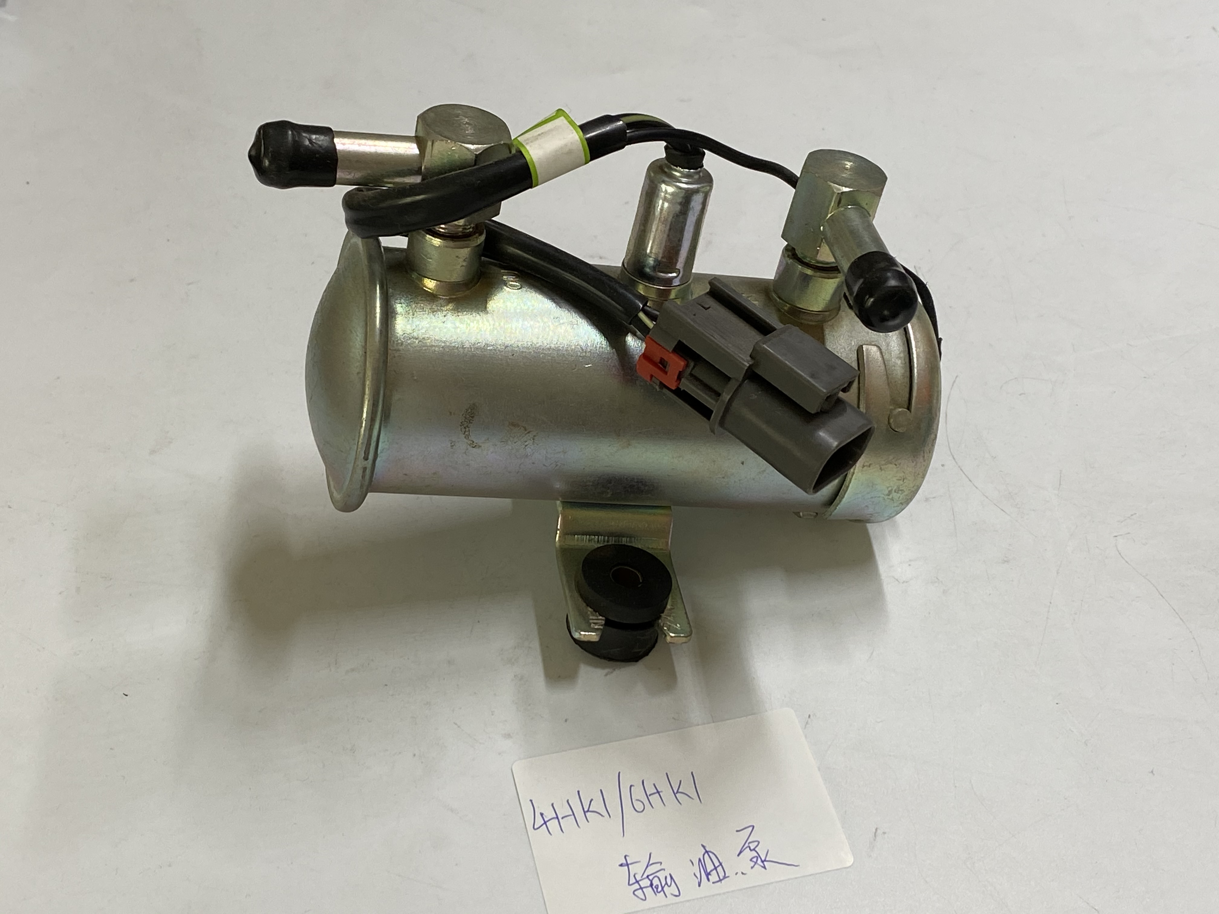4HK1 6HK1 Transfer Pump Oil Essential Excavator Spare Part for Construction Works