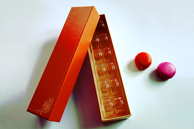 Varnishing Archaize Style Macaron Packaging Boxes SGS Printed Paper Box