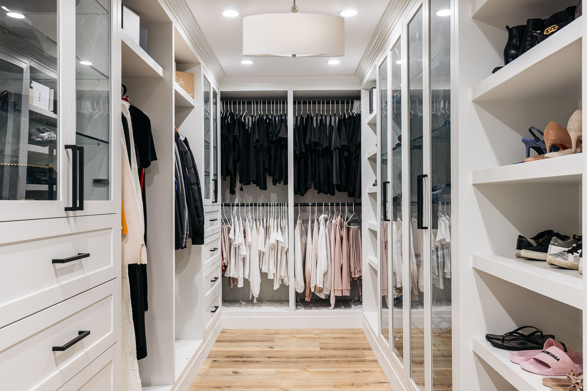 Contemporary Design Style Walk in Closet Storage Wardrobe with Customized Size and Wood