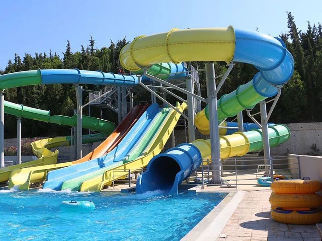 ODM Outdoor Commercial Playground Swimming Pool Fiberglass Water Slide for Adults