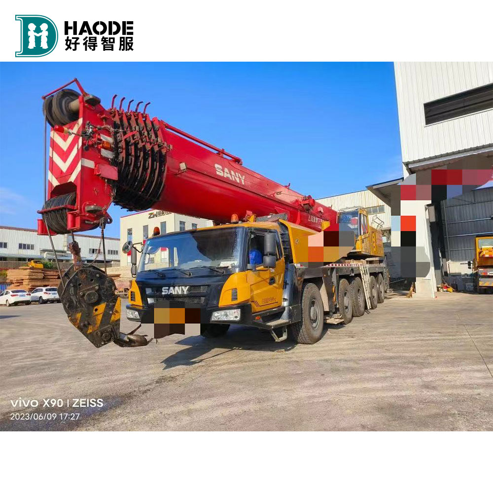 Used SANY 200t Heavy Diesel Truck Crane With Full Extended Boom Torque Of 768kN.M