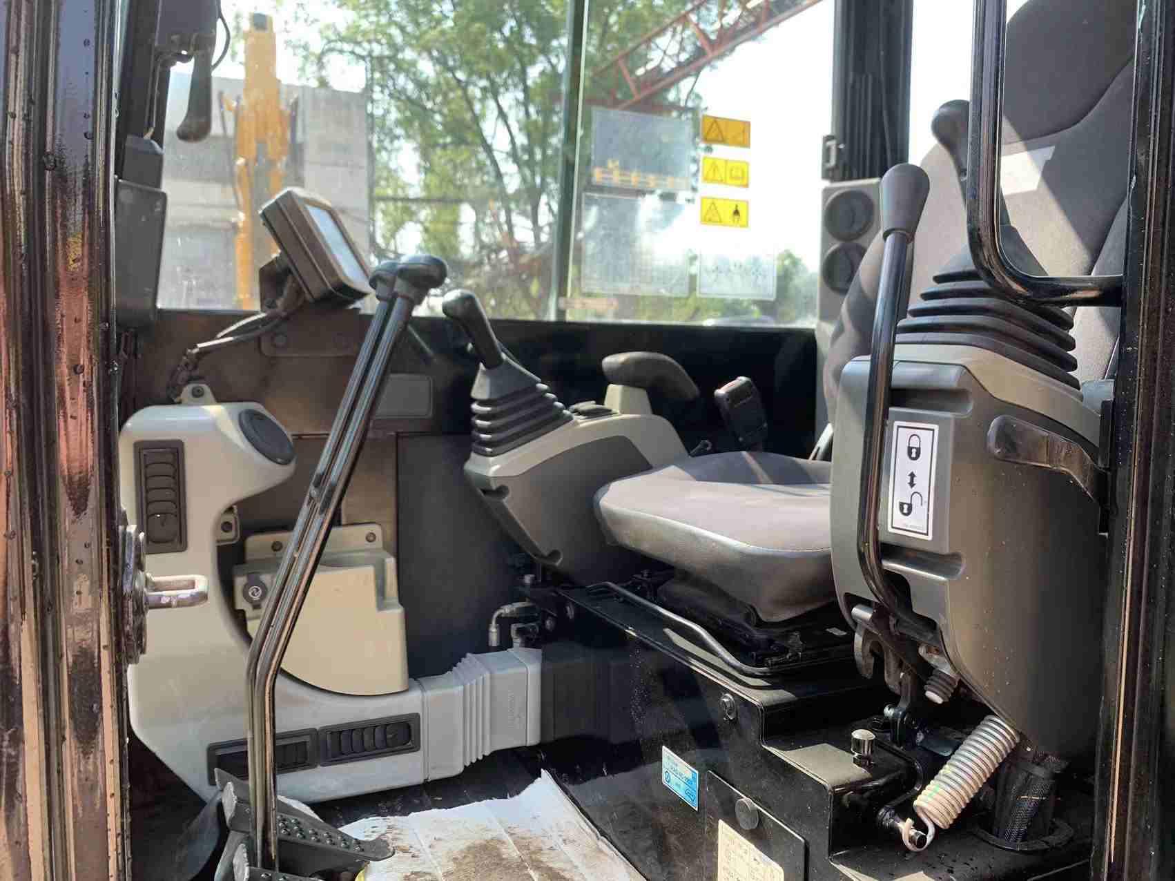 Cat 305.5E2 Excavator Cab