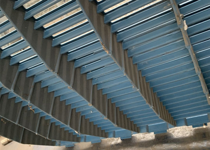 Solid / Seam Plastic Pig Slats , Poultry Plastic Flooring Size 400*600 Or 600*600 Mm