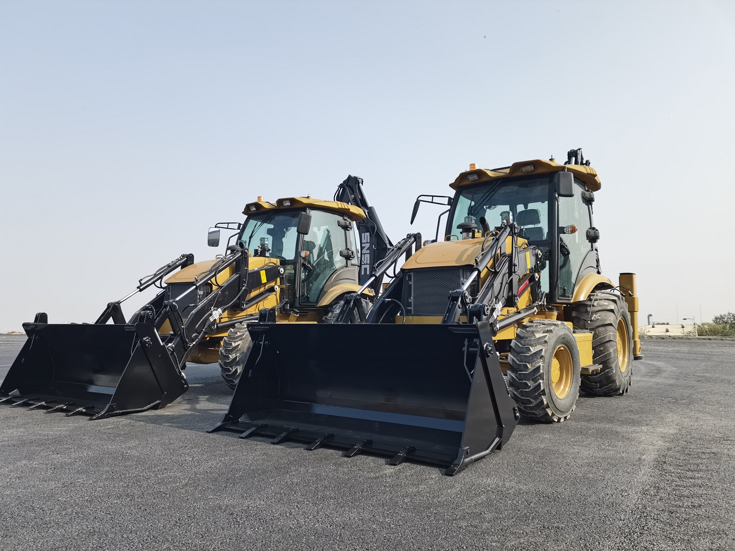 4x4 Retroexcavator Loader with WEICHAI Engine and Hydraulic Valve Integration
