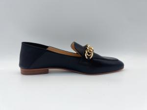 China Fashion Loafers Womens Flat Leather Shoes Custom With Metal Chain wholesale
