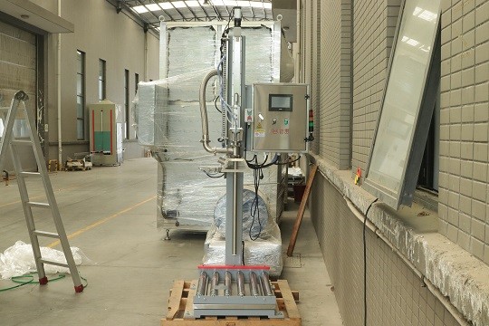 220V/50Hz 0.1m3/Min Air Pressure 5-100ml Filling Volume Stainless Steel Filling