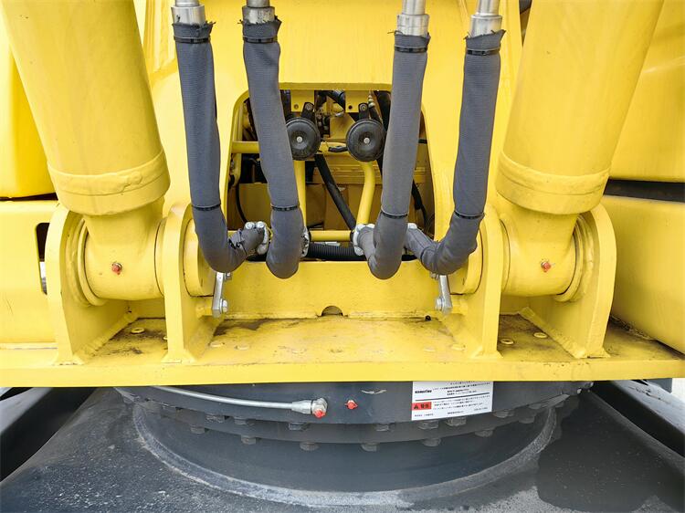 Original Hydraulic Valve Used Komatsu PC200-7 Crawler Excavator 19900KG Operating Weight