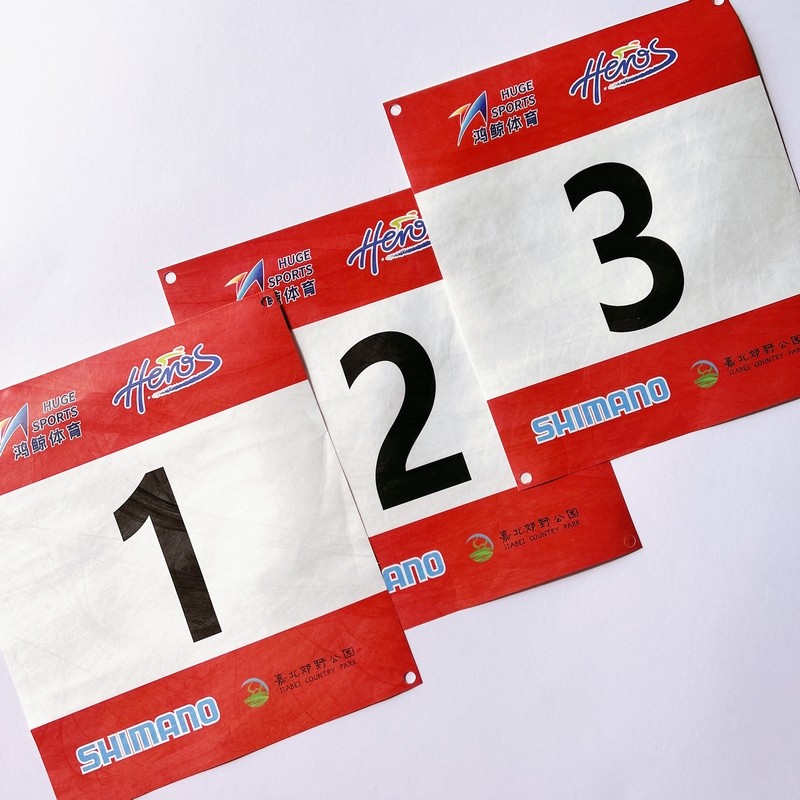 Customized Race Numbers 0.5mm Thickness Tyvek Race Bib Numbers for Marathon Competition Triathlons in Rectangular Shape