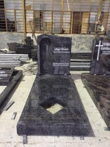 China Granite Headstones And Grave Markers , Tombstone Black Polished Granite Headstones wholesale