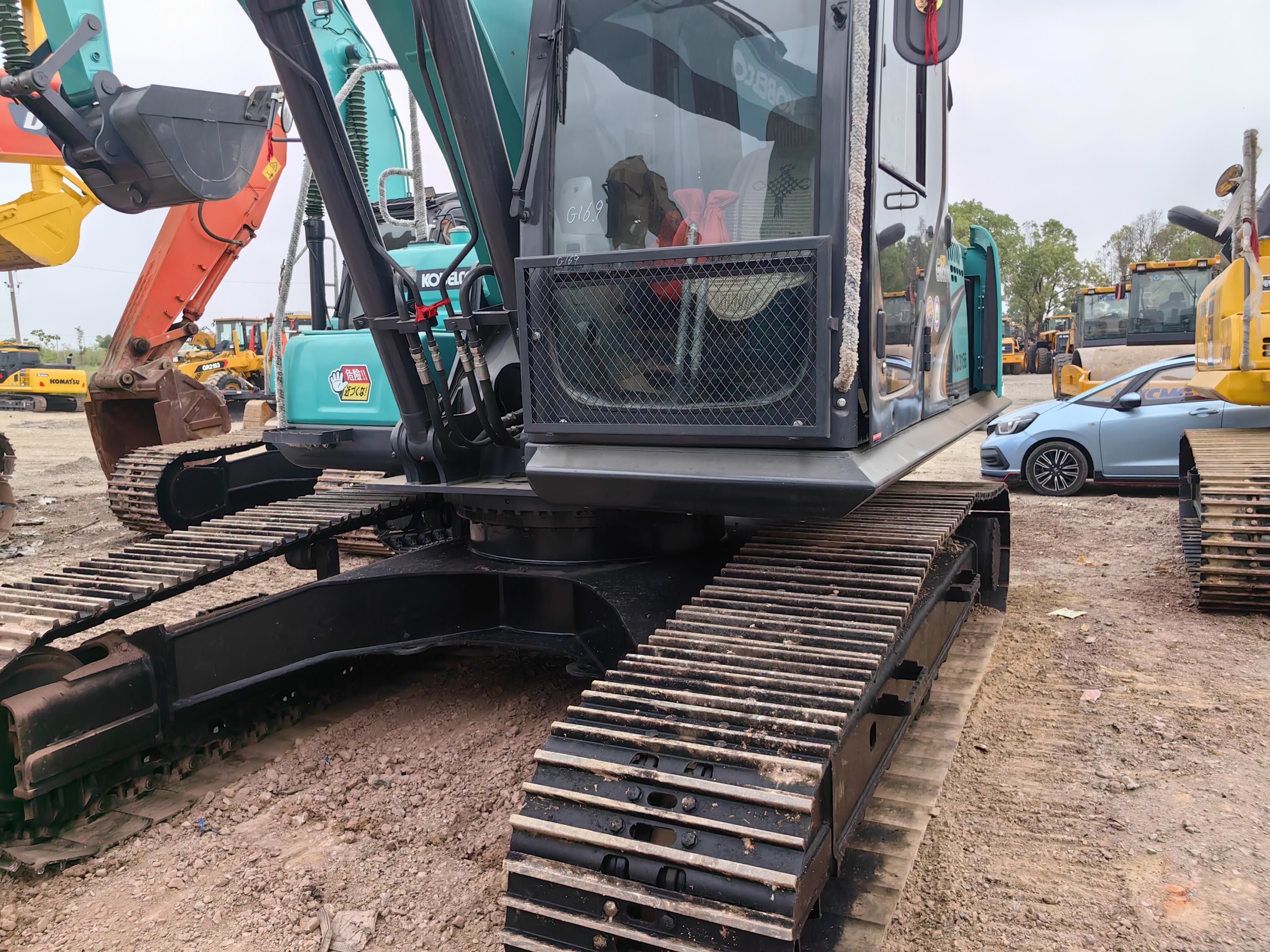 SK200 - 8 Used Kobelco Excavators 20600kg 20 Ton Digger Medium Tracked Earth Moving