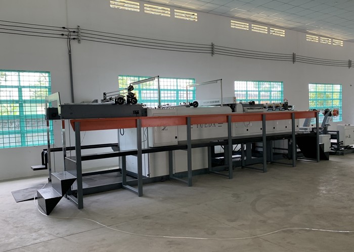 380V 50Hz Automatic Sheet Cutting Machine For Film Laminated Cardboard