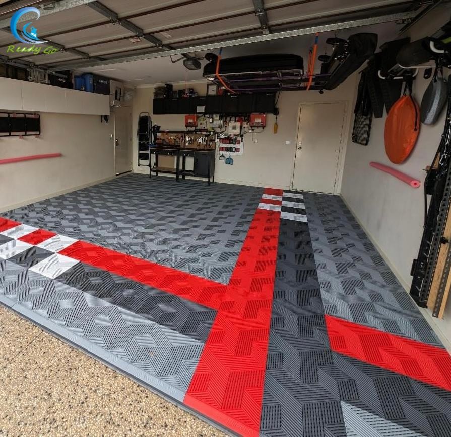 Black Interlocking Garage Tile With 15.75 X 15.75 Inches And Load Capacity 25