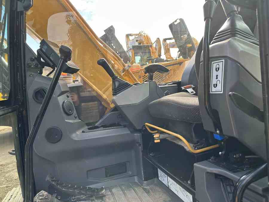Cat 307.5 Excavator Cab
