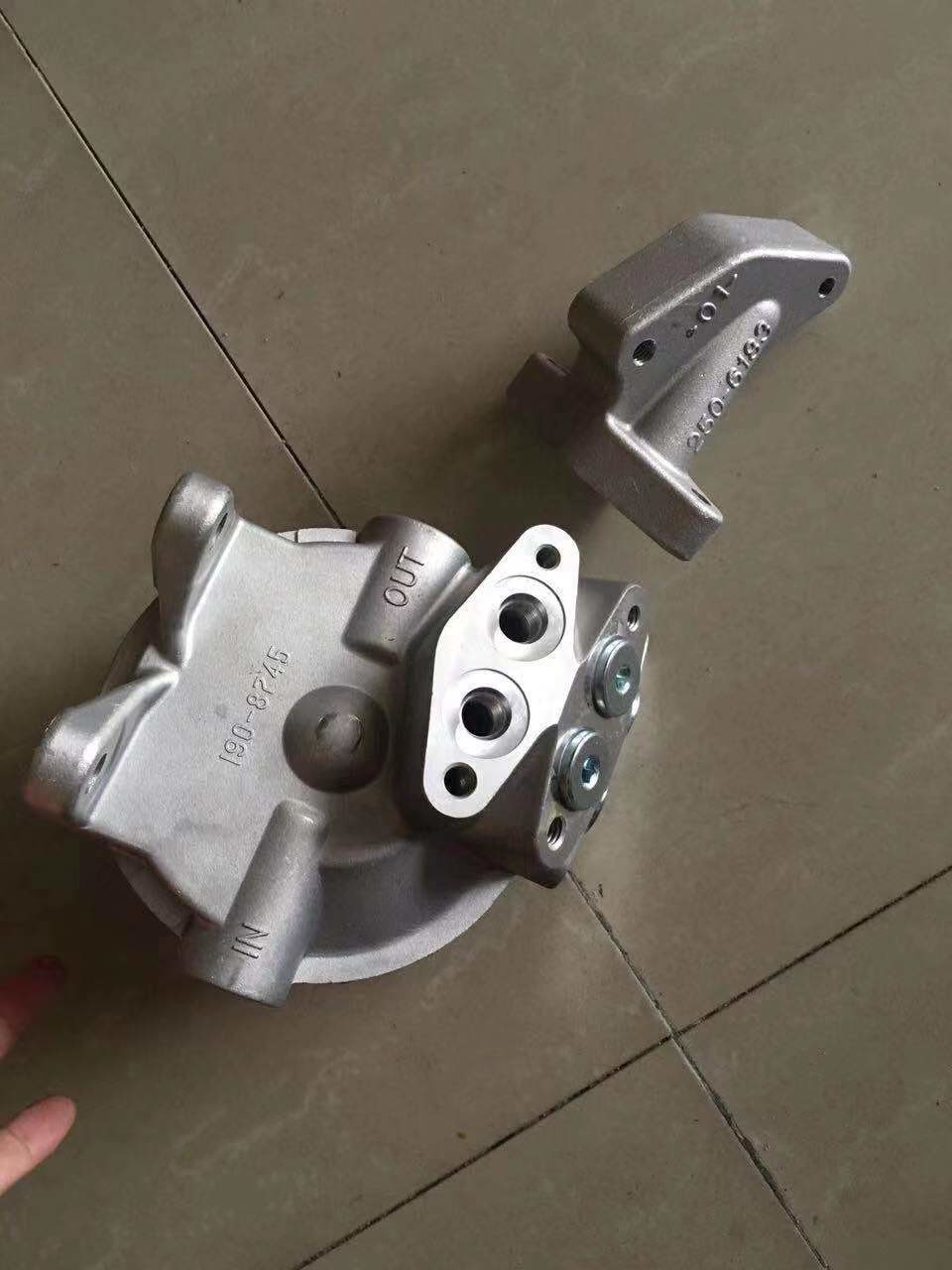 Silver Color Oil Filter Head Filter Seat High Dirt Holding Capacity Steel Materials