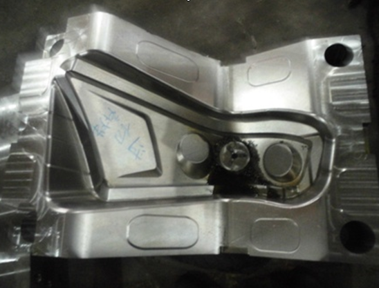 Auto Parts Mould Headlight Bezels Of ABS Plastic OEM Tunnel Gate Injection Tool
