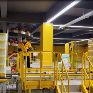 Fully Automatic Robotic Arm Depalletizer Bottle Depalletizer Machine