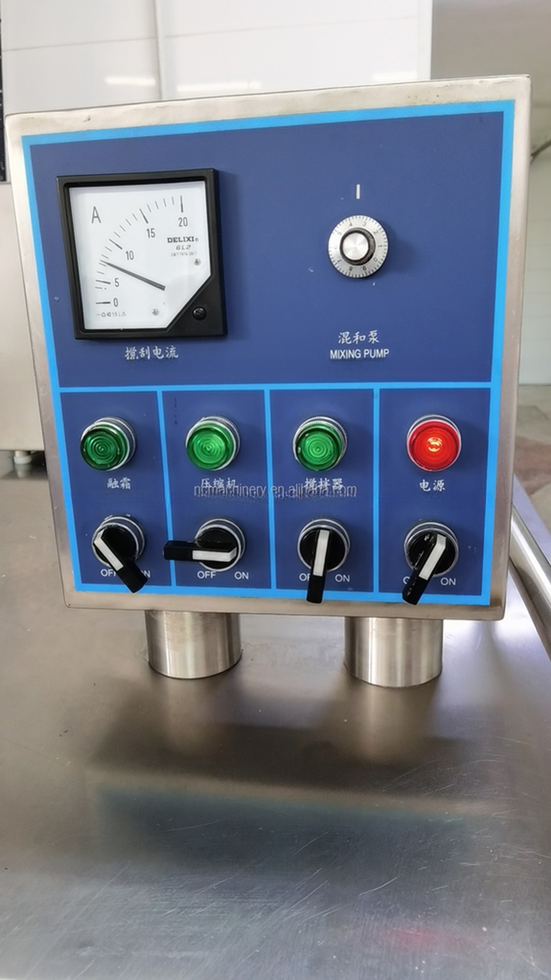 600L/H Ice Cream Freezer with ≤-4 -5C Output Temperature and Mirror Polished Finish