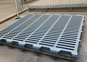 China Solid / Seam Plastic Pig Slats , Poultry Plastic Flooring Size 400*600 Or 600*600 Mm wholesale