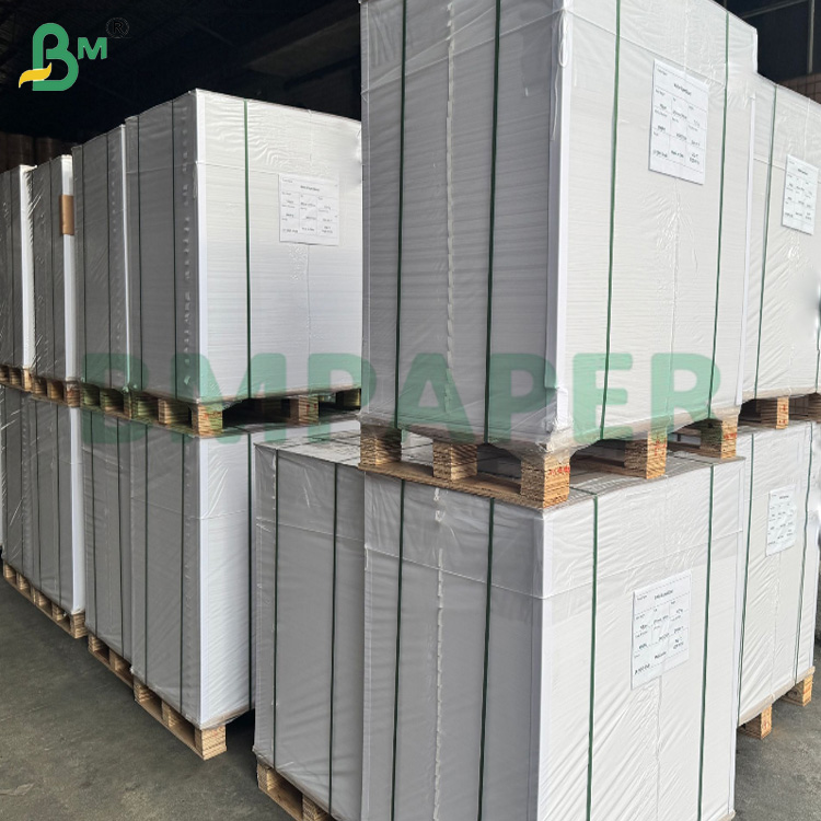 70 * 100cm Uncoated Bond Paper Offset Printing High Brightness Sheet