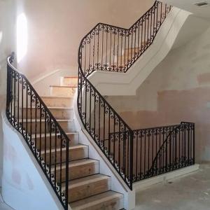 China Spiral Staircase Cast Iron Banister Rails Erosion Resistance Light Weight wholesale