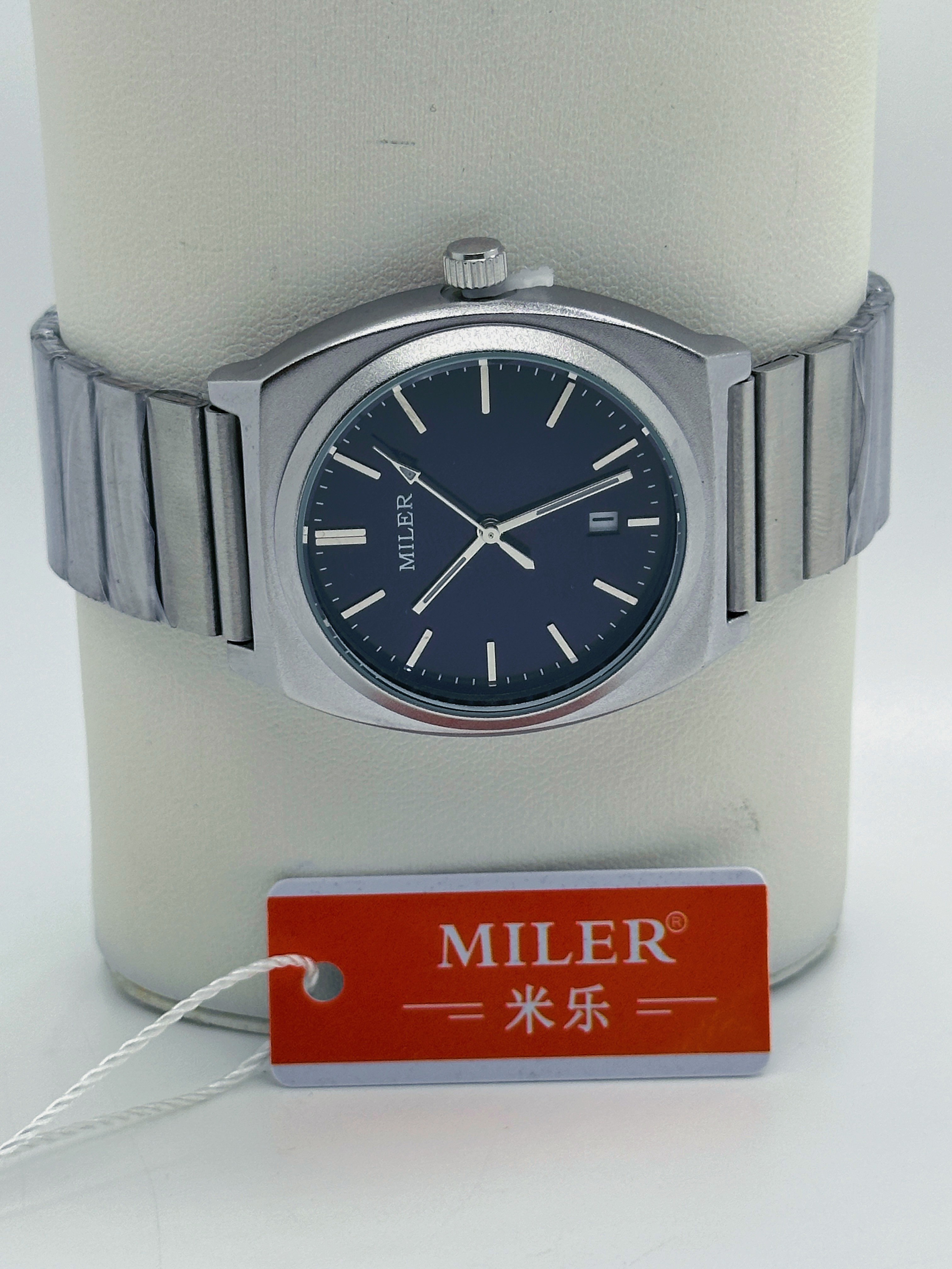 18mm Classic Stainless Steel Strap Watch Water Resistant To 30m With Luminous Hands