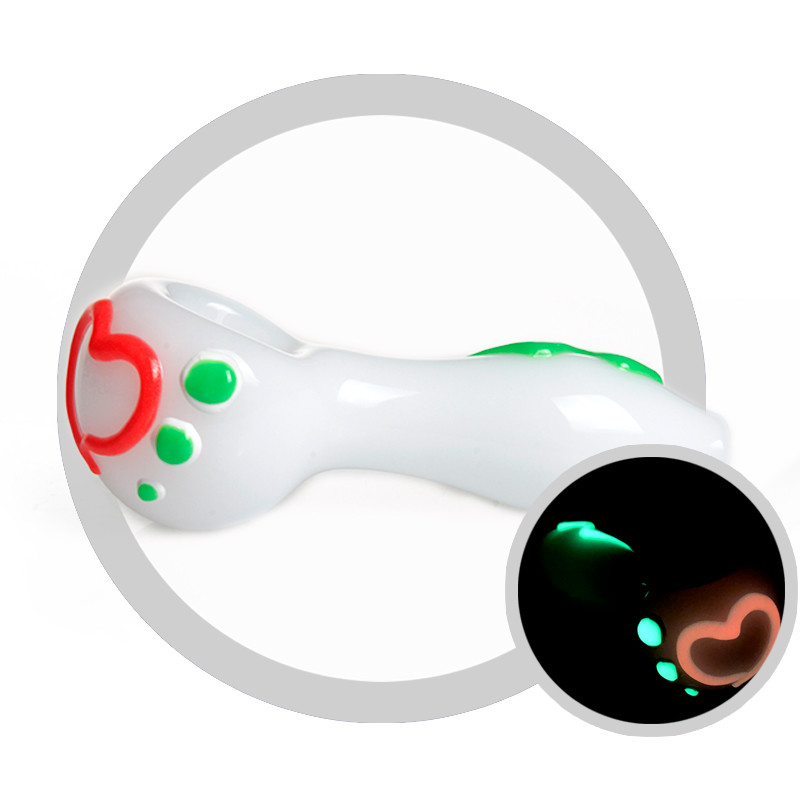 Heart Luminous Glass Smoking Pipe Borosilicate Glass Material With Mixed Color