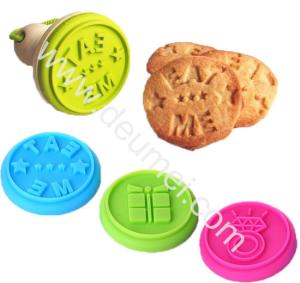 China FDA Gift Box,Eat Me,Diamond Design Food Grade Silicone Cookie Stamp Set With Wooden Handle wholesale