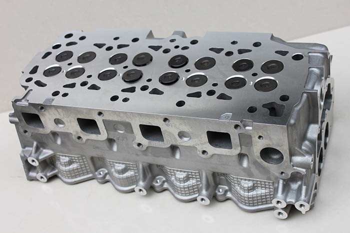 YD25 Complete Cylinder Head Assembly For NISSAN 11039EB30A 11039EC00A 11040EB300