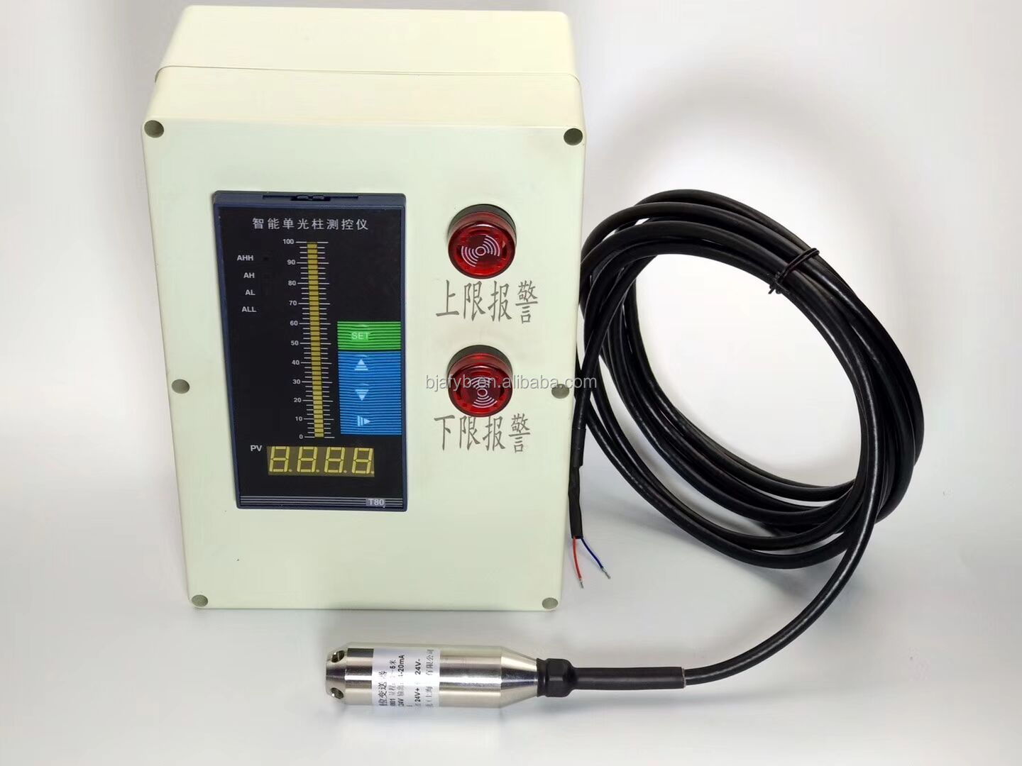 Liquid-Level Transmitter with Gas Tube Wires 0.2% FS typical 0.5% FS maximum Accuracy