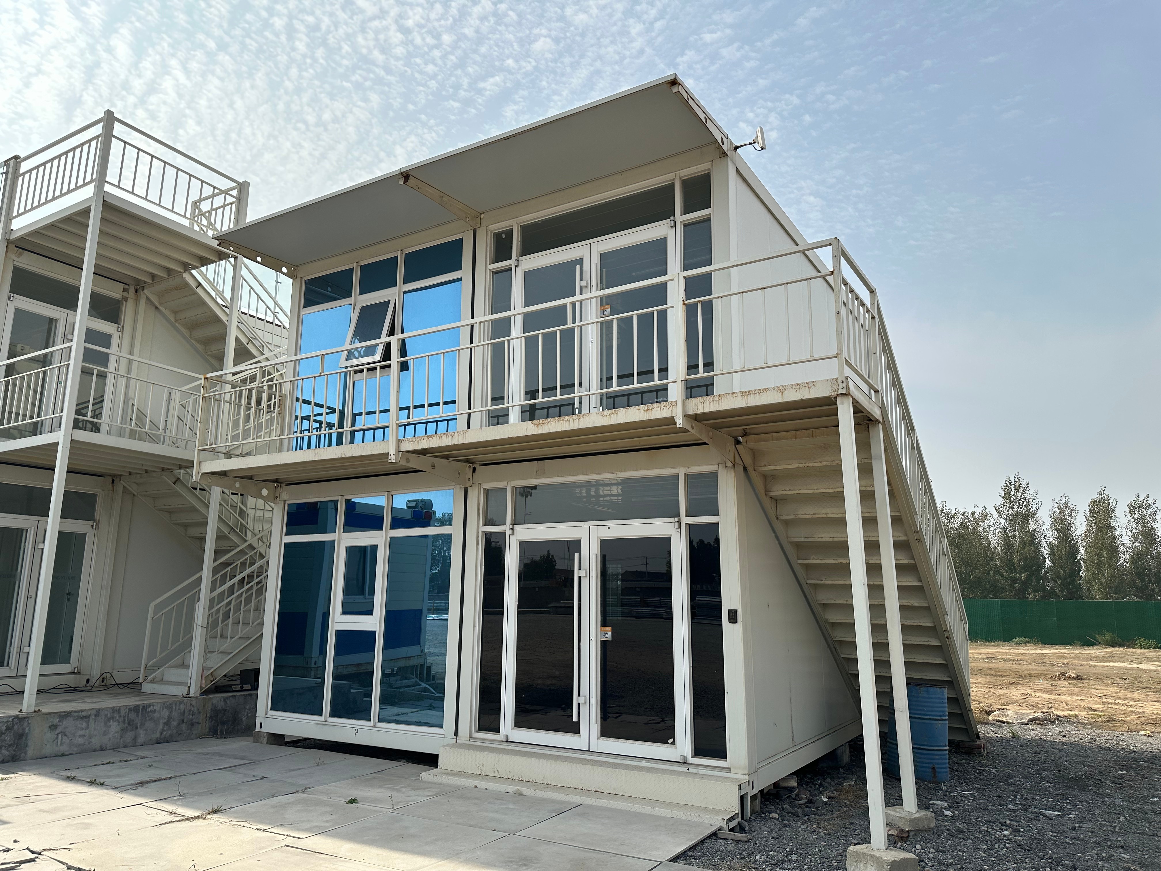 Multiple Sizes Prefabricated Flat Pack Container House with Bathroom and Kitchen Made of Sandwich Panel