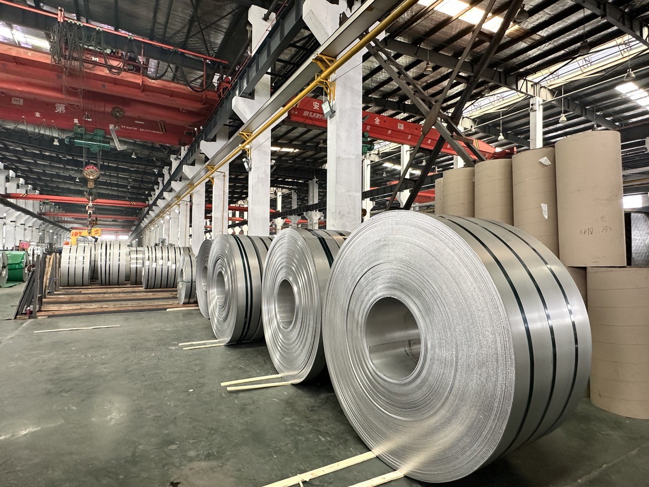Flexible SS 202 Coil 180mm Versatile 904l Brushed Stainless Steel Strip Customized